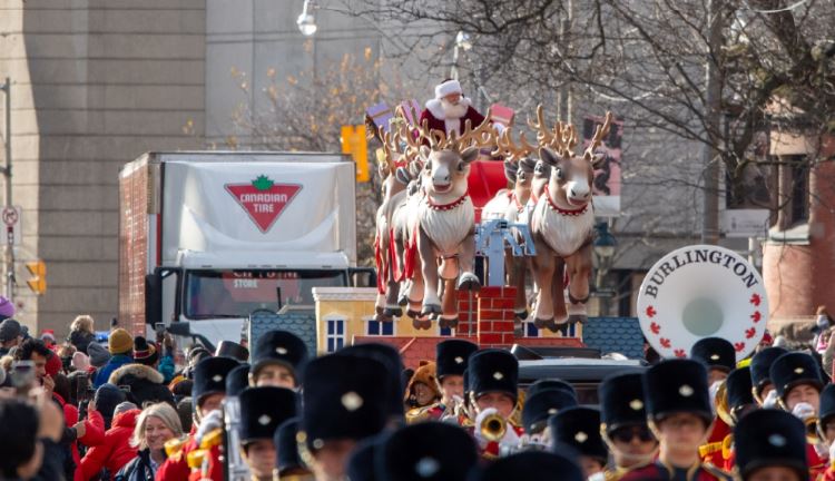 토론토 산타클로스 퍼레이드 23일(일) 개최… 도심 대규모 도로 통제 - CKNNews 이미지